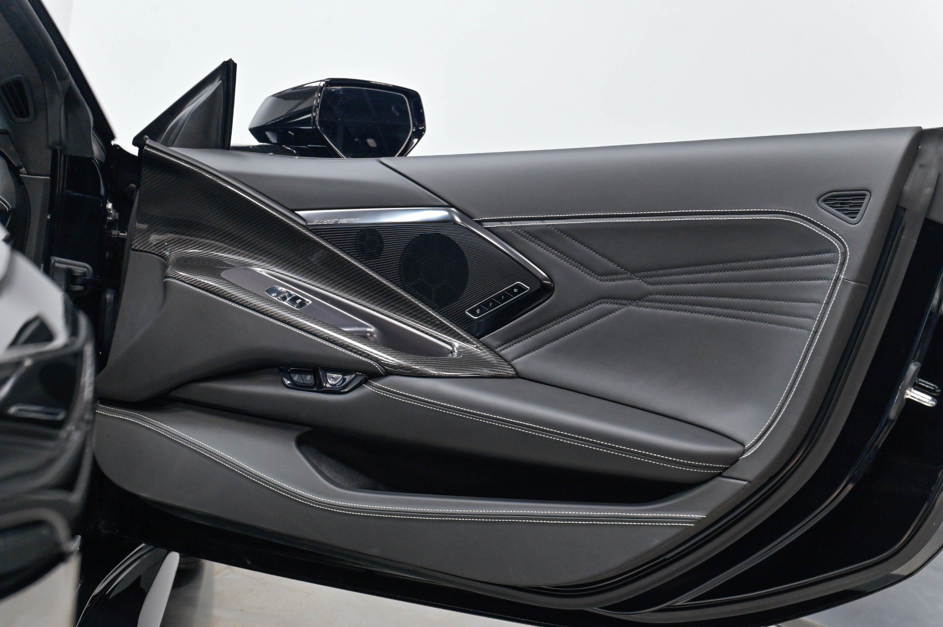 Used 2025 Chevrolet Corvette Z06 RWD image 32