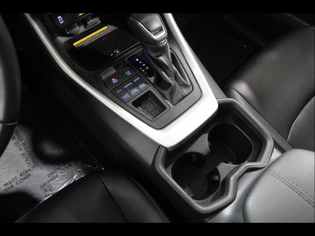 Used 2020 Toyota RAV4 XLE Premium image 13