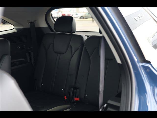 Used 2025 Kia Sorento SX image 18
