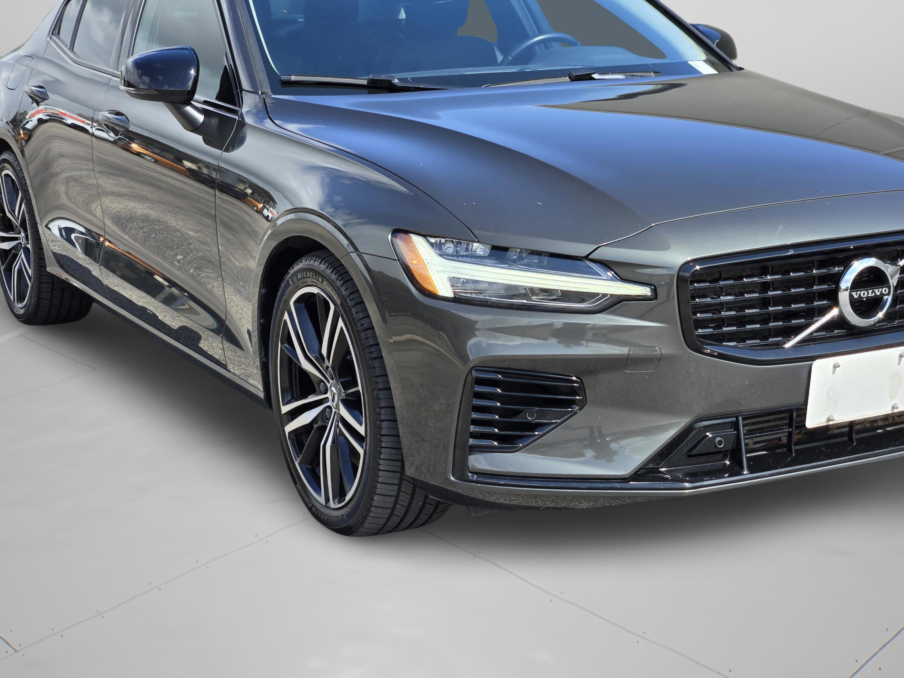 Used 2022 Volvo S60 T8 R-Design Expression w/ Premium Package image 31