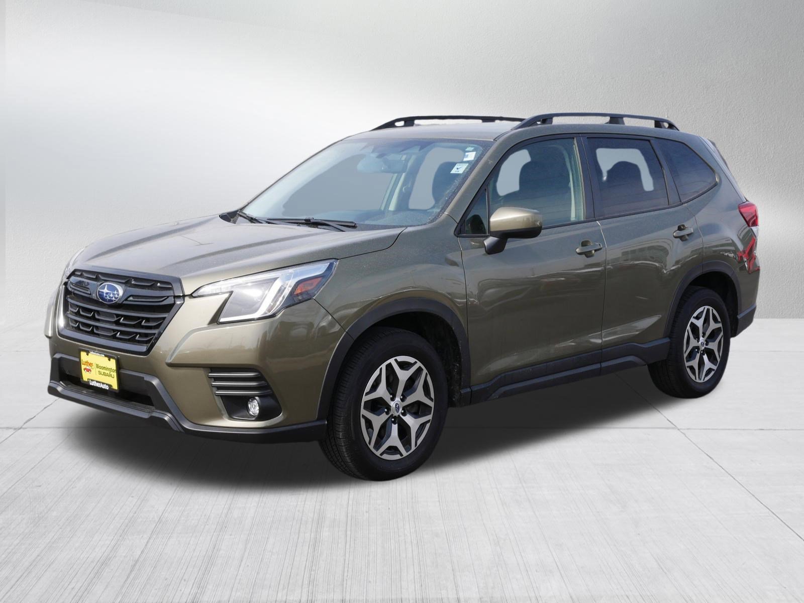 Used 2024 Subaru Forester Premium image 3
