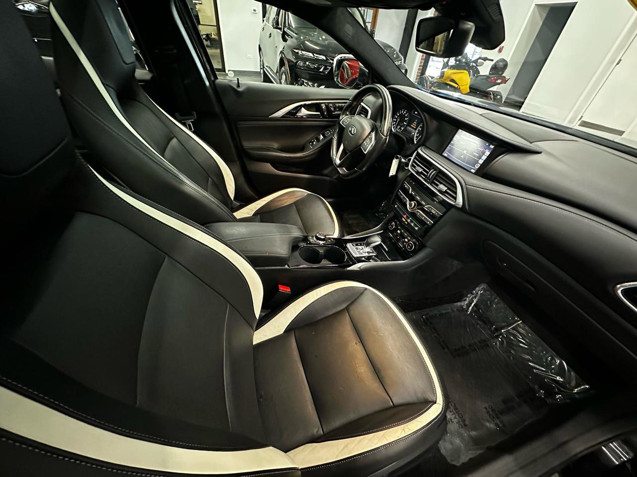 Used 2018 INFINITI QX30 Sport w/ Sport Leather Package image 17