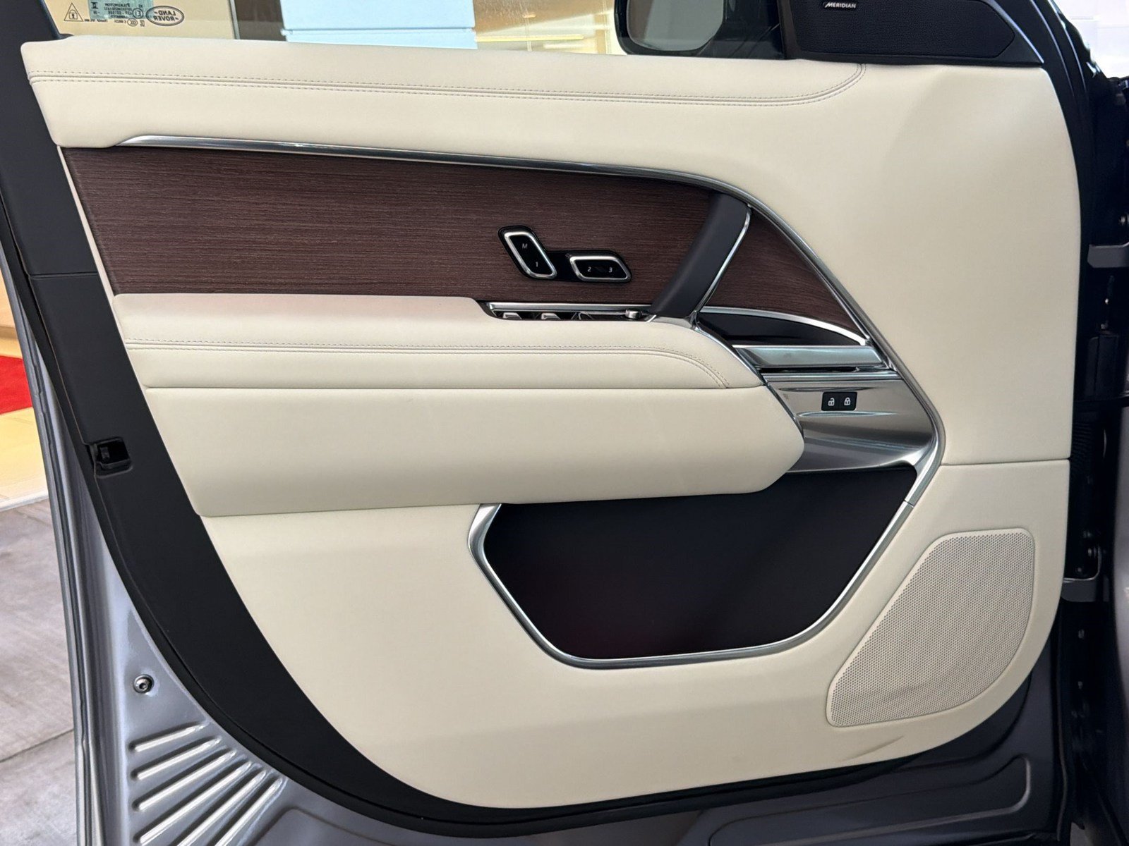 New 2026 Land Rover Range Rover SE AWD/4WD image 14