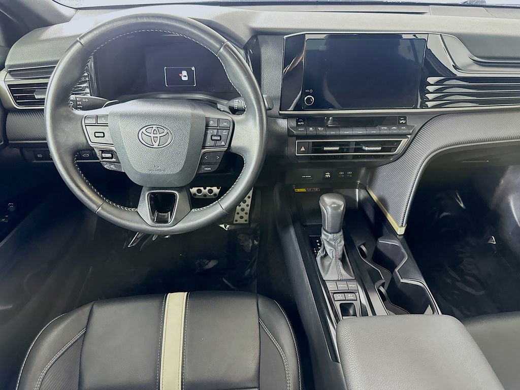 Used 2025 Toyota Camry SE image 17