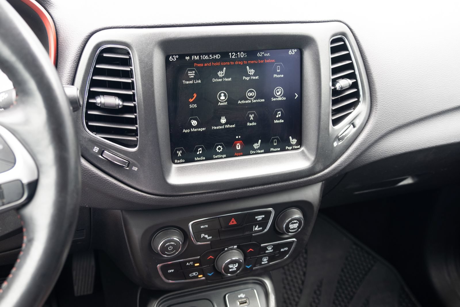 Used 2017 Jeep Compass Trailhawk w/ Leather Interior Group AWD/4WD image 3