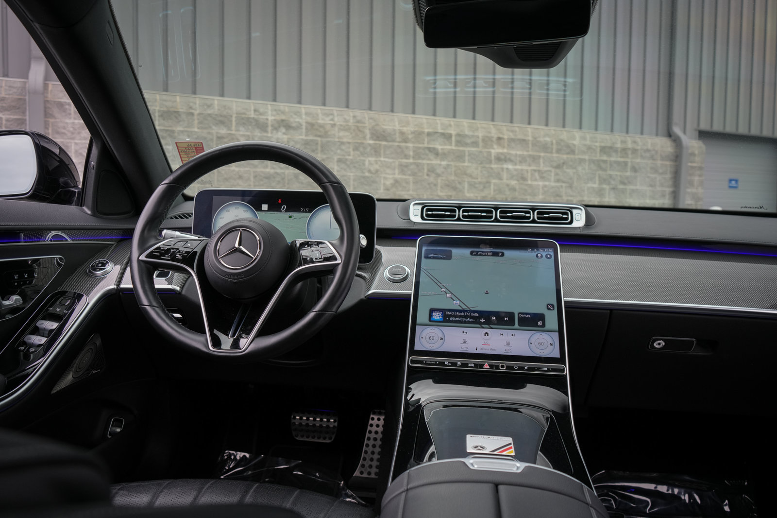 Used 2023 Mercedes-Benz S 580e 4MATIC Sedan w/ AMG Line image 34