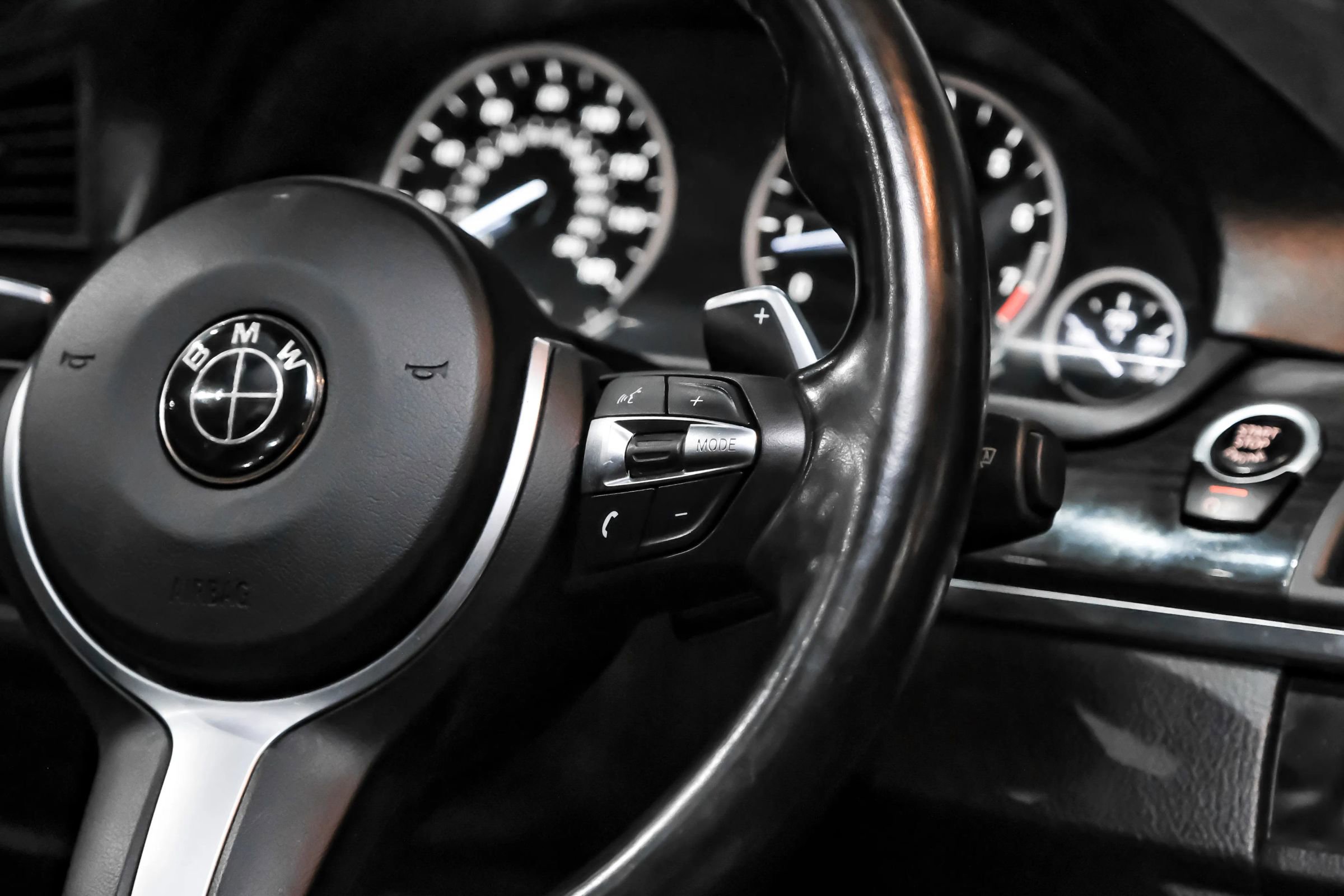 Used 2016 BMW 550i xDrive Sedan AWD/4WD image 21