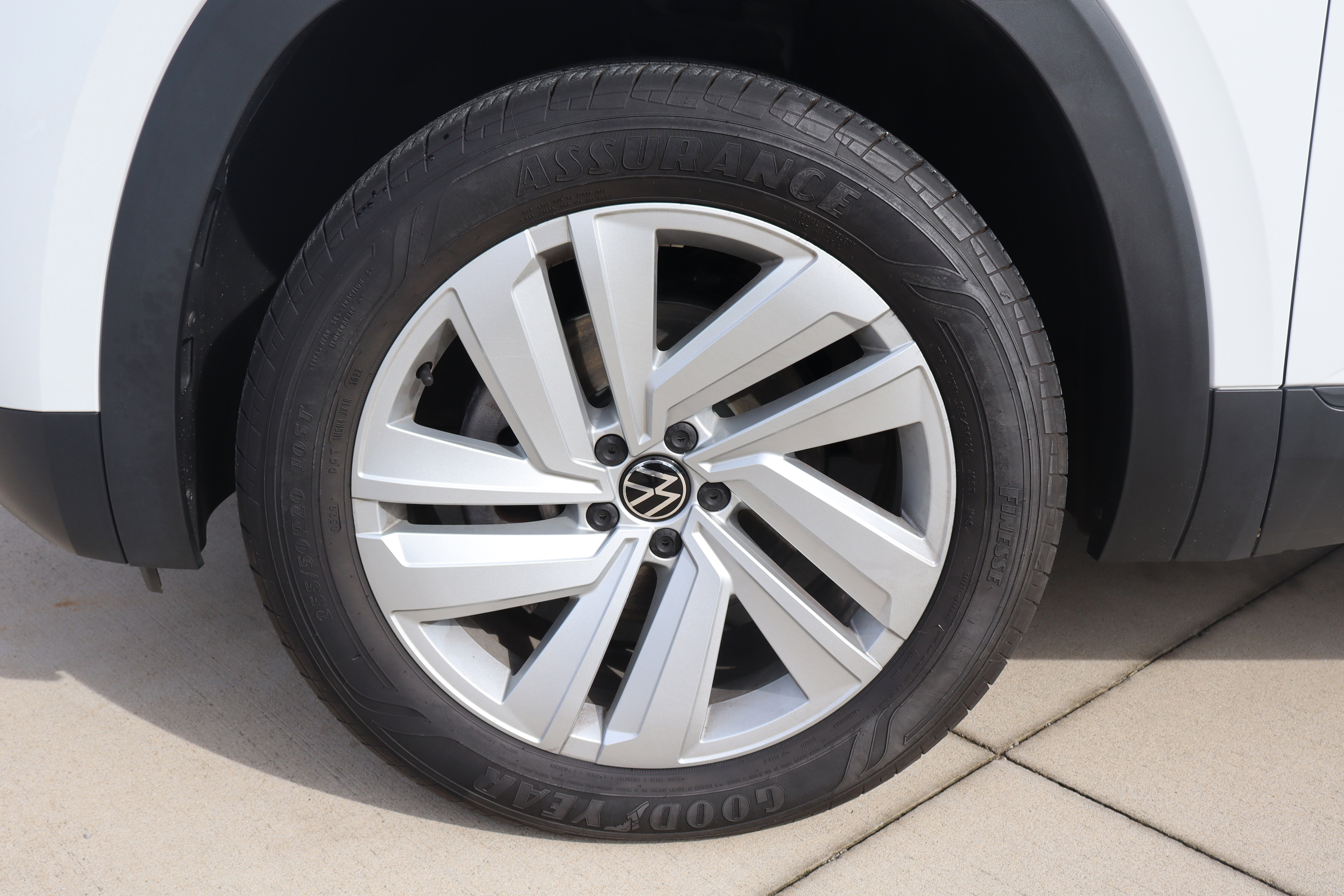 Used 2023 Volkswagen Atlas Cross Sport SE FWD image 27