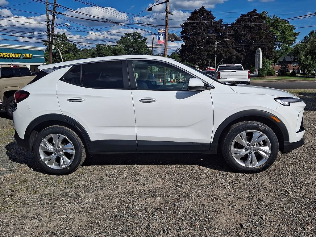 Certified 2024 Buick Encore GX Preferred w/ Comfort Package AWD/4WD image 9