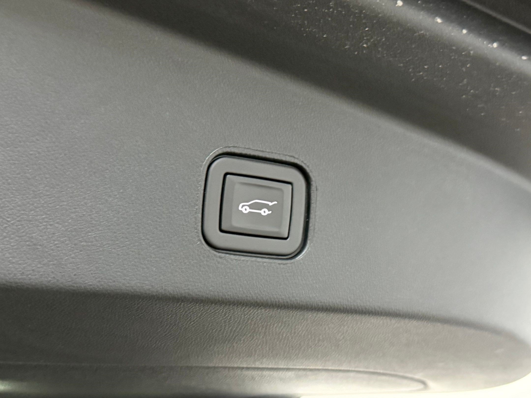Certified 2025 Cadillac Lyriq Sport w/ LPO, Floor Liner Package RWD image 21
