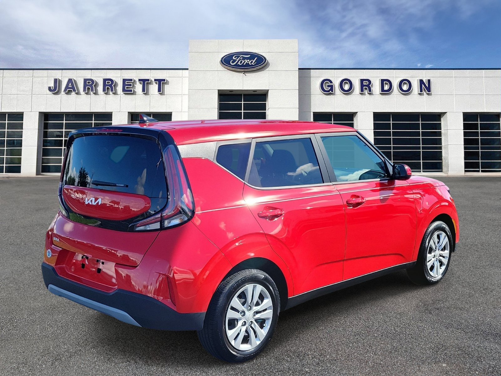Used 2025 Kia Soul LX FWD image 4