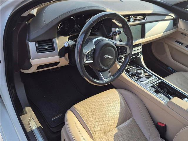 Used 2020 Jaguar XF Prestige AWD/4WD image 2