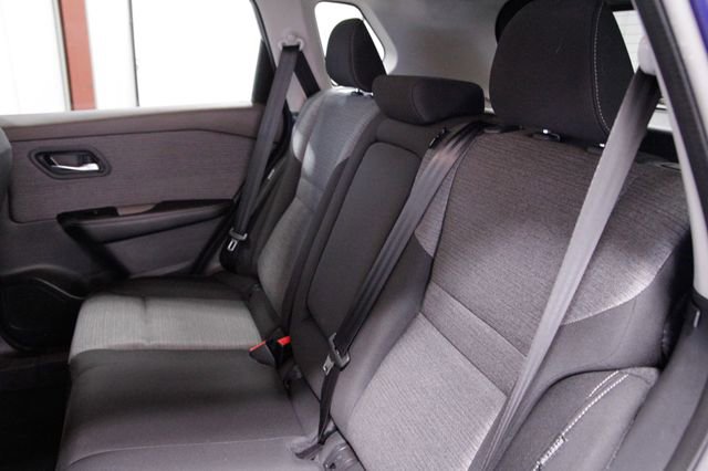 Used 2023 Nissan Rogue SV image 16