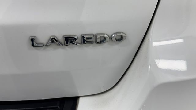 Used 2018 Jeep Grand Cherokee Laredo AWD/4WD image 36