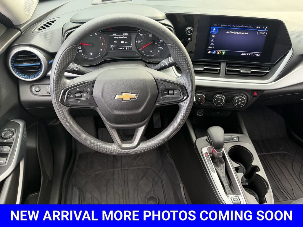 Used 2024 Chevrolet Trax LS FWD image 11