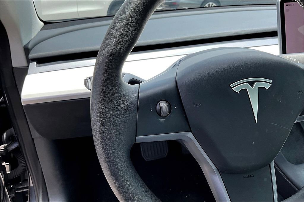 Used 2023 Tesla Model 3 Standard Range RWD image 11