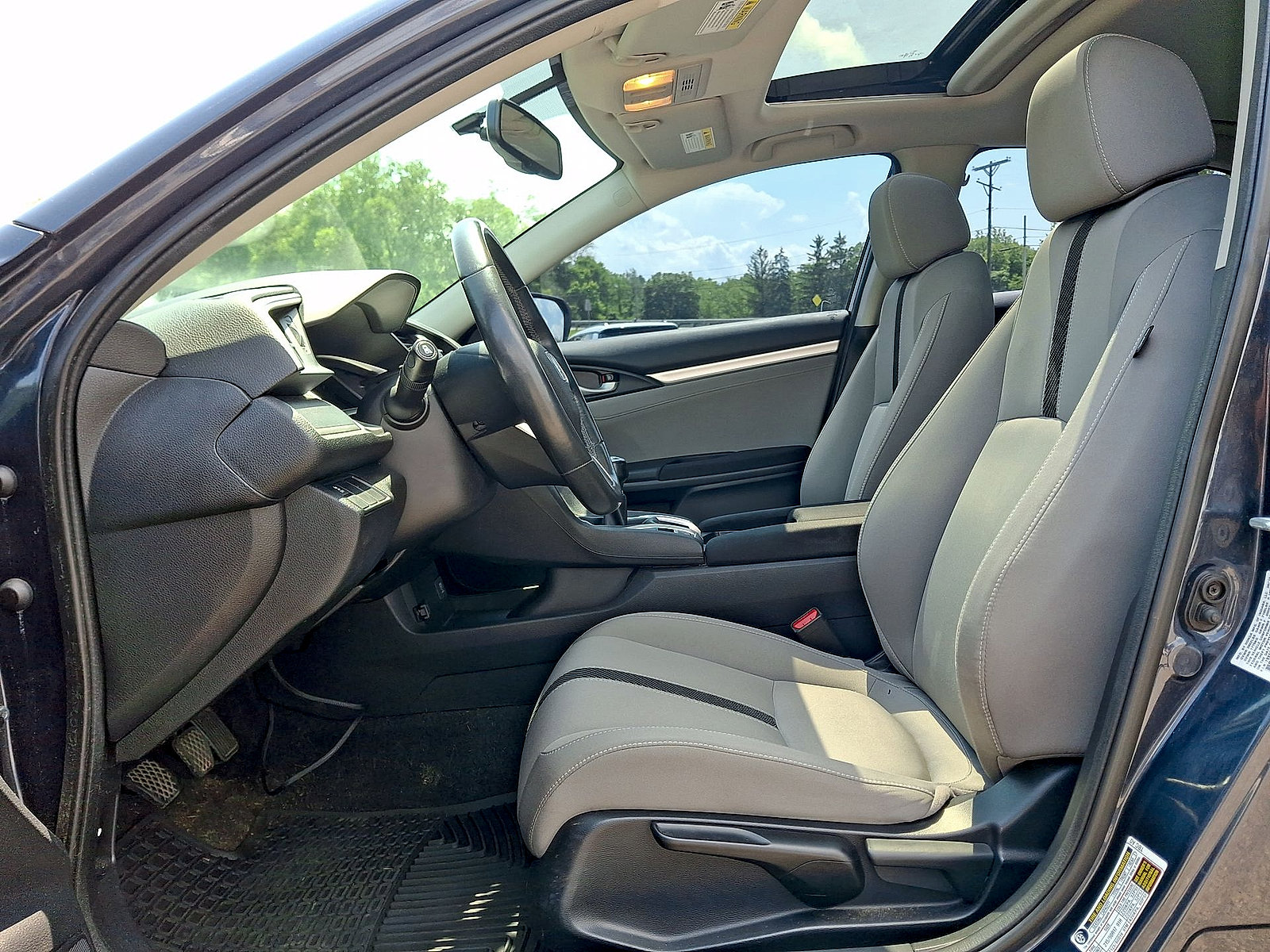 Used 2018 Honda Civic EX-T image 11