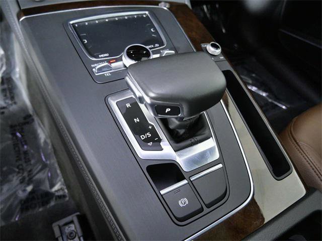 Used 2020 Audi Q5 e Prestige w/ Prestige Package image 22
