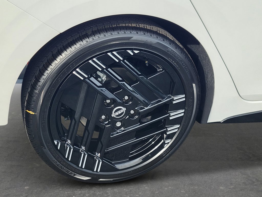 New 2027 Nissan Sentra SR w/ Floor Mat Package FWD image 10