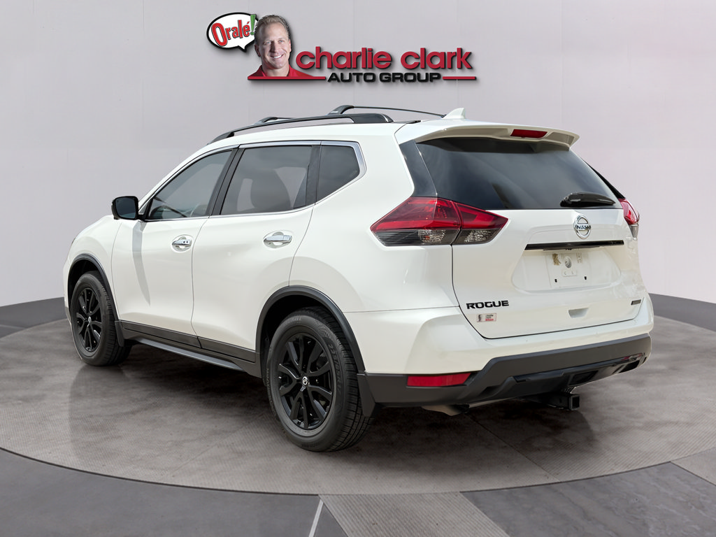 Used 2018 Nissan Rogue SV w/ Premium Package FWD image 4