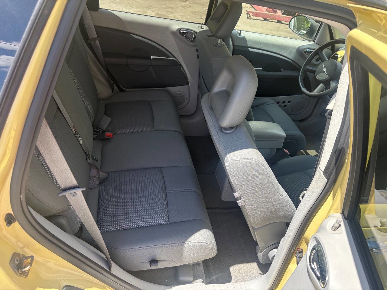Used 2007 Chrysler PT Cruiser Limited FWD image 17