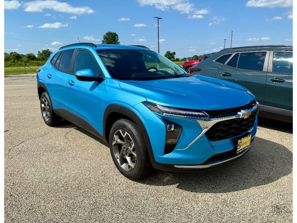 New 2025 Chevrolet Trax LT w/ Sunroof Package image 2