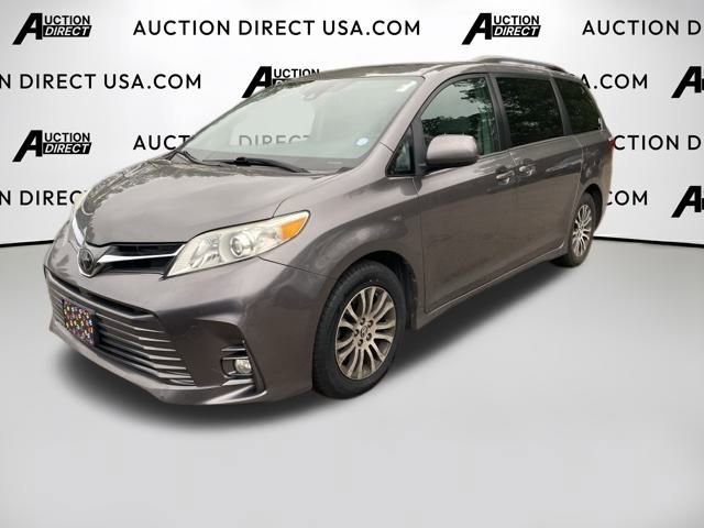 Used 2018 Toyota Sienna XLE Premium image 1
