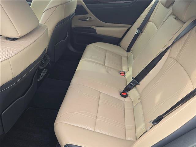 Used 2019 Lexus ES 300h w/ Accessory Package 2 FWD image 20