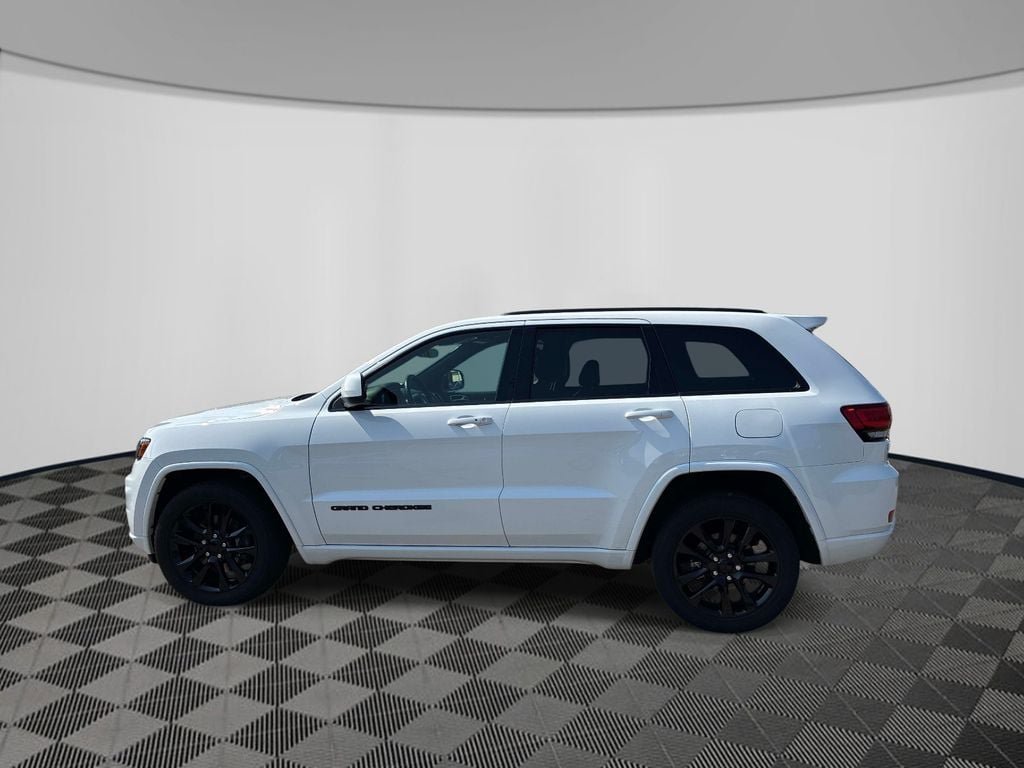 Certified 2021 Jeep Grand Cherokee Laredo X AWD/4WD image 4