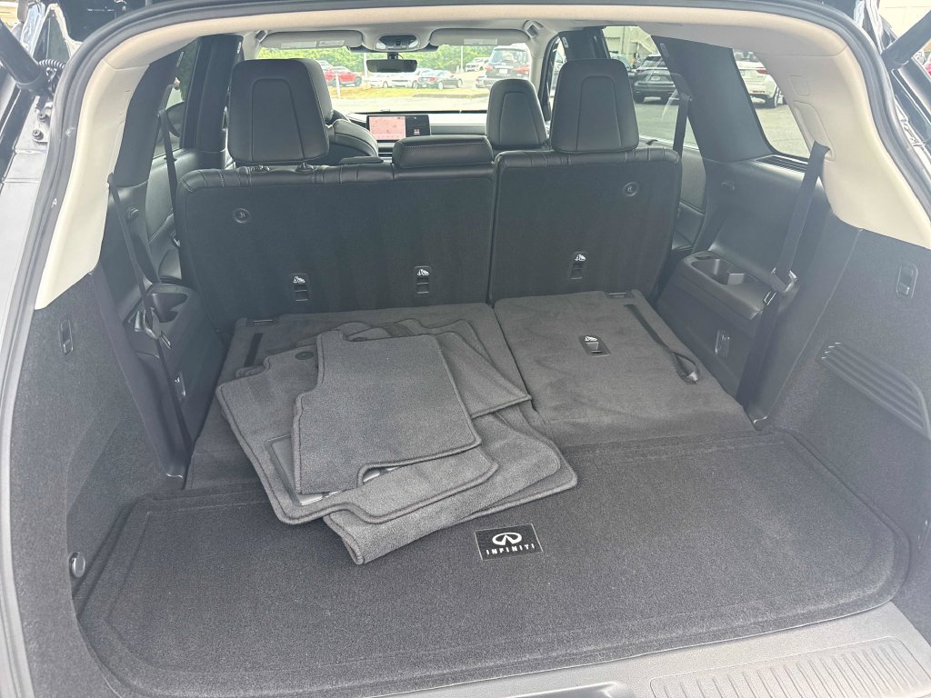 Used 2025 INFINITI QX60 Luxe w/ Cargo Package FWD image 30