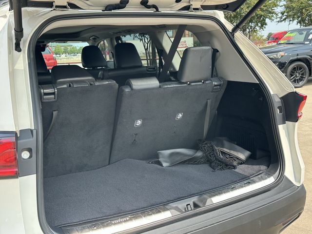 Used 2024 Toyota Grand Highlander AWD image 33