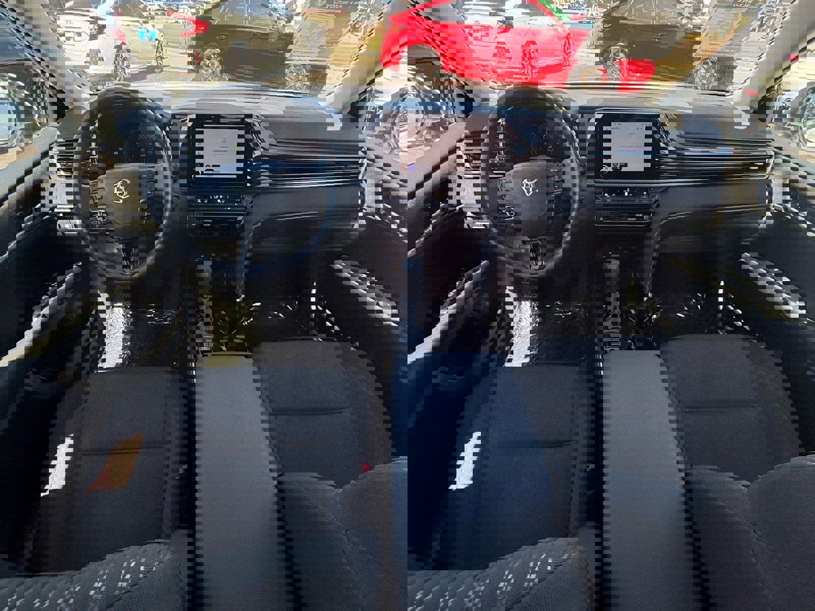 Used 2025 Toyota Camry Hybrid image 17
