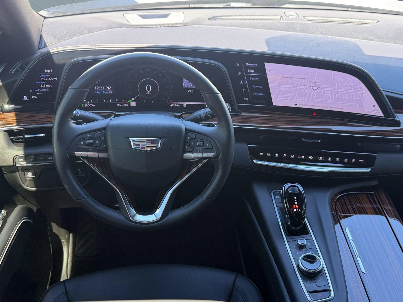 Used 2023 Cadillac Escalade Luxury AWD/4WD image 27