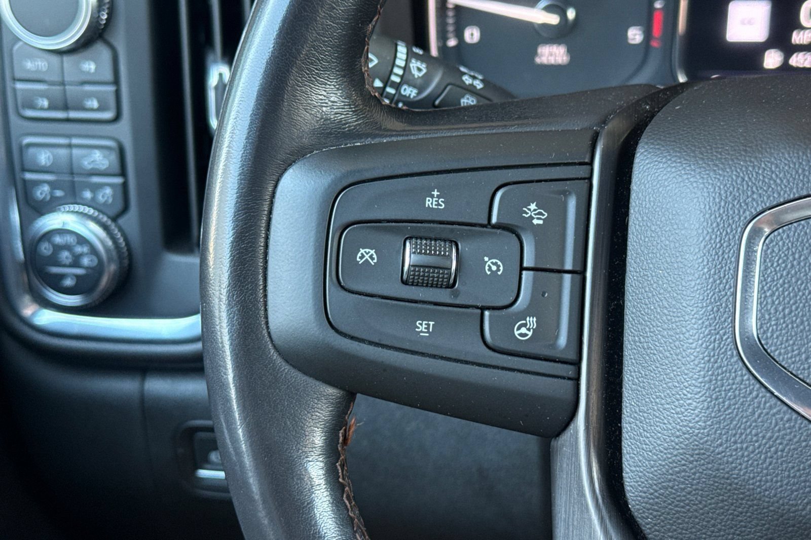 Used 2023 GMC Sierra 2500 AT4 w/ AT4 Preferred Package AWD/4WD image 34