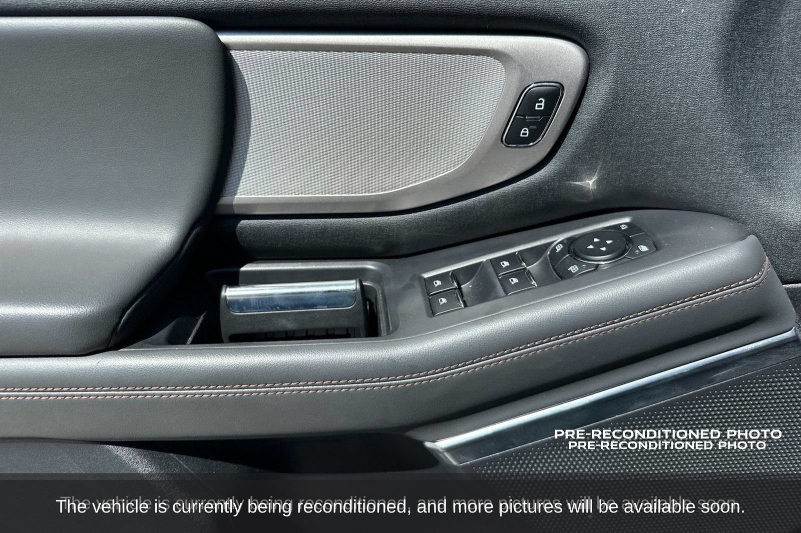 Used 2025 Ford Expedition Max Active AWD/4WD image 13