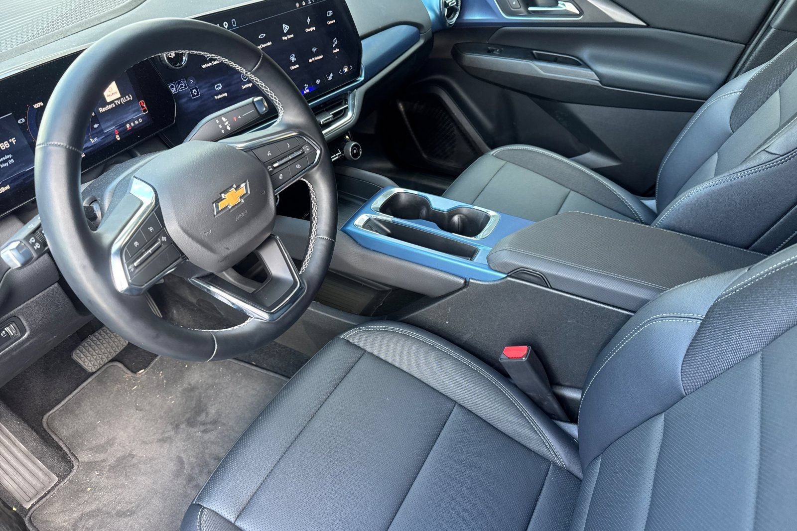 Used 2026 Chevrolet Equinox EV LT FWD image 11