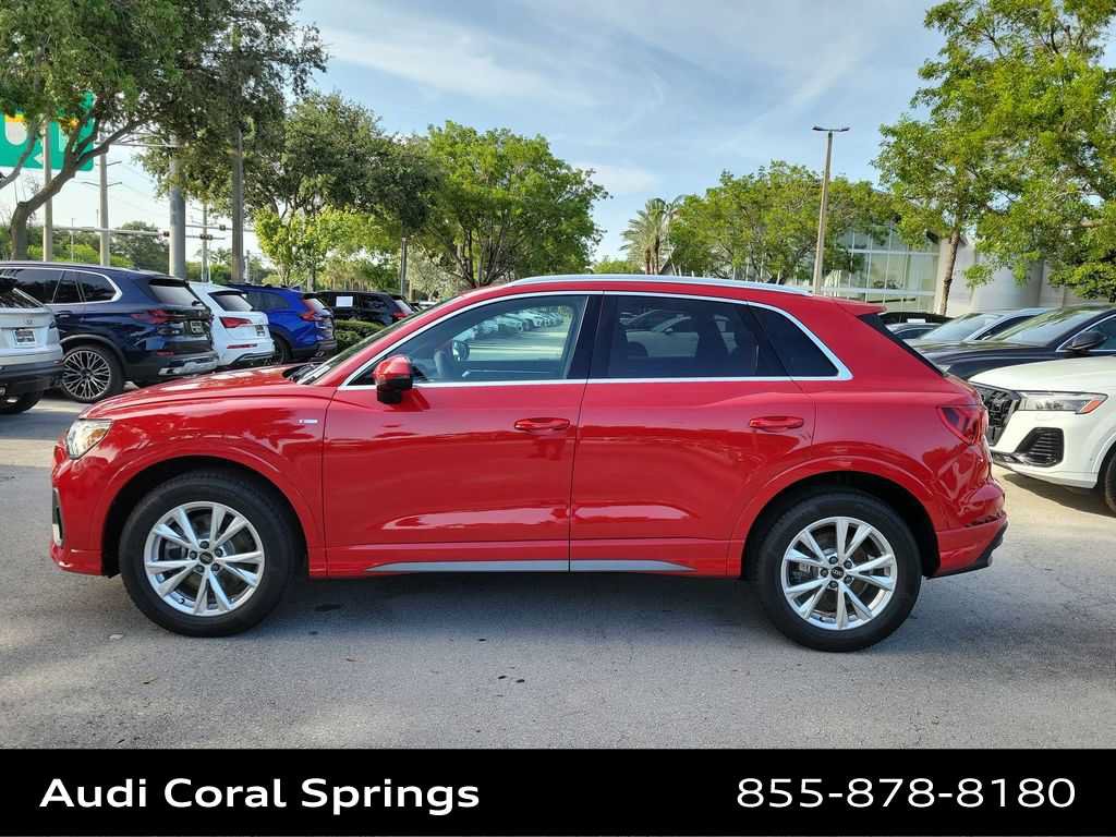 Certified 2025 Audi Q3 2.0T Premium w/ Convenience Package AWD/4WD image 3
