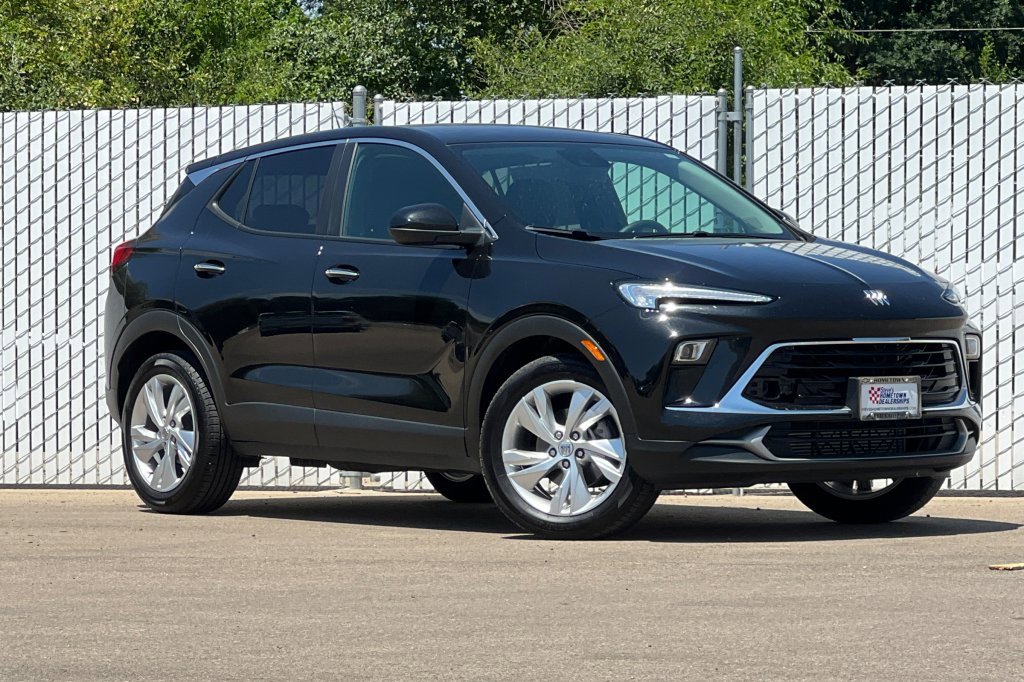 Used 2024 Buick Encore GX Preferred w/ Comfort Package image 2