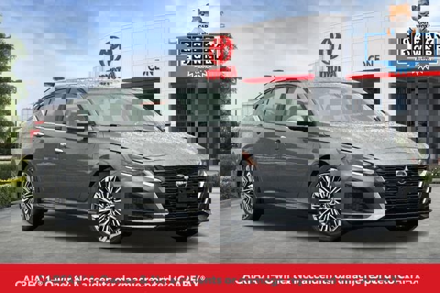 Used 2023 Nissan Altima 2.5 SL image 2