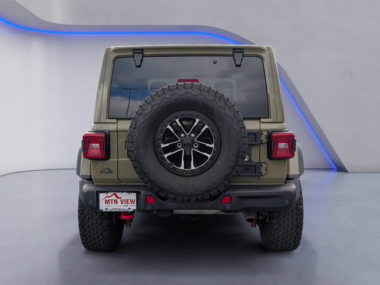 Used 2025 Jeep Wrangler Unlimited Rubicon AWD/4WD image 8