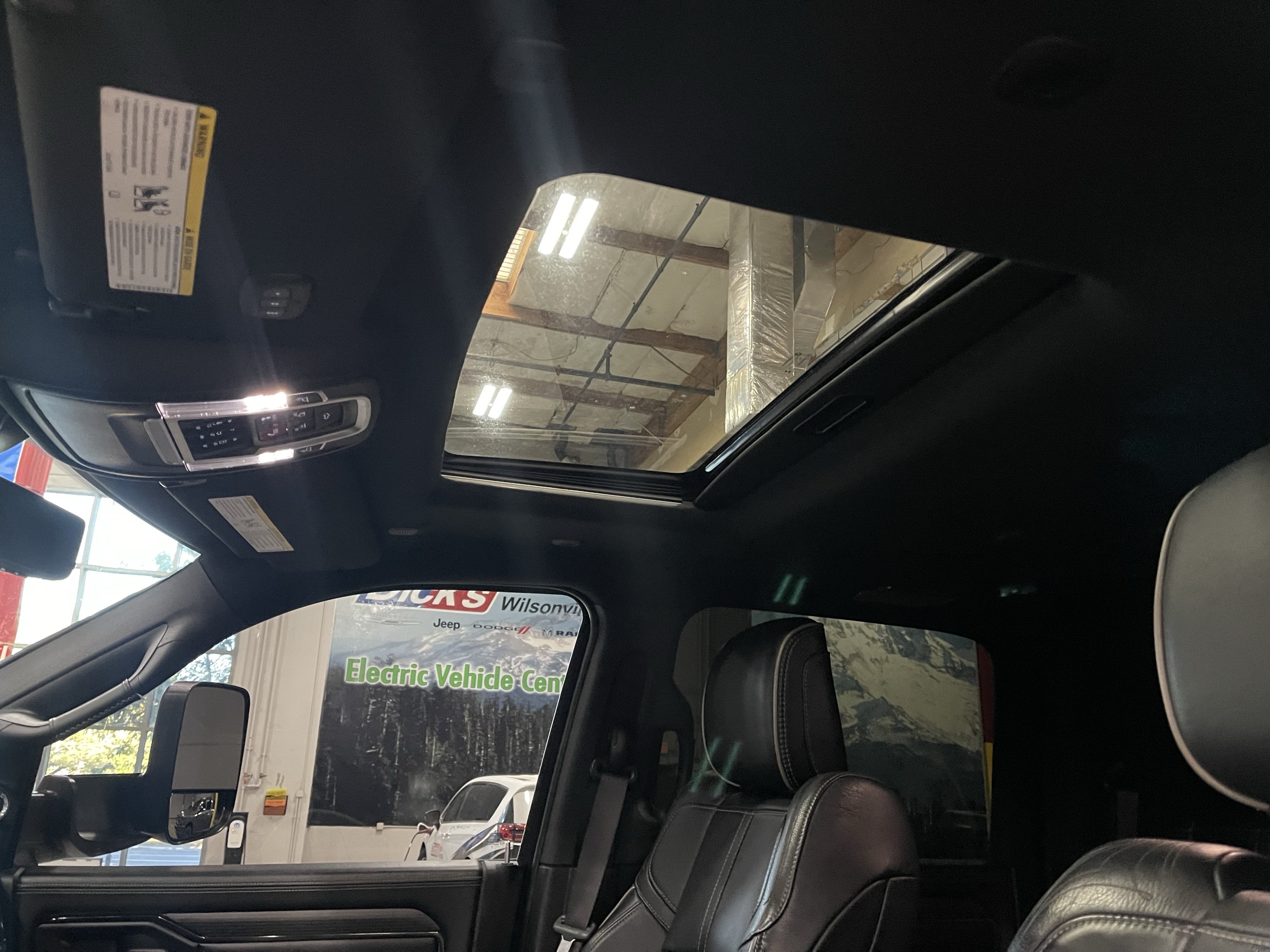 Used 2022 RAM 3500 Limited AWD/4WD image 21
