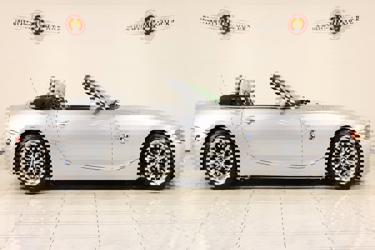 Used 2004 BMW Z4 2.5i image 2