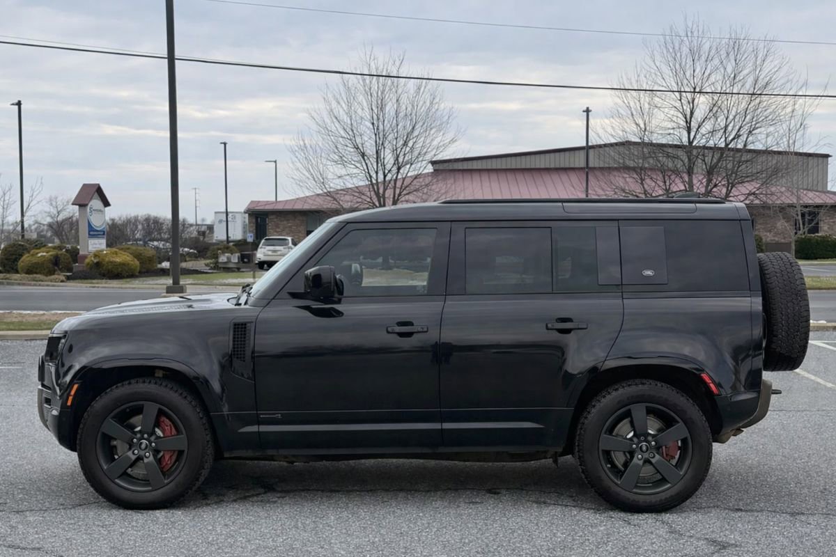 Used 2020 Land Rover Defender 110 X image 5
