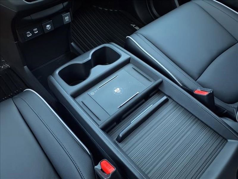 New 2026 Honda Odyssey Touring image 17