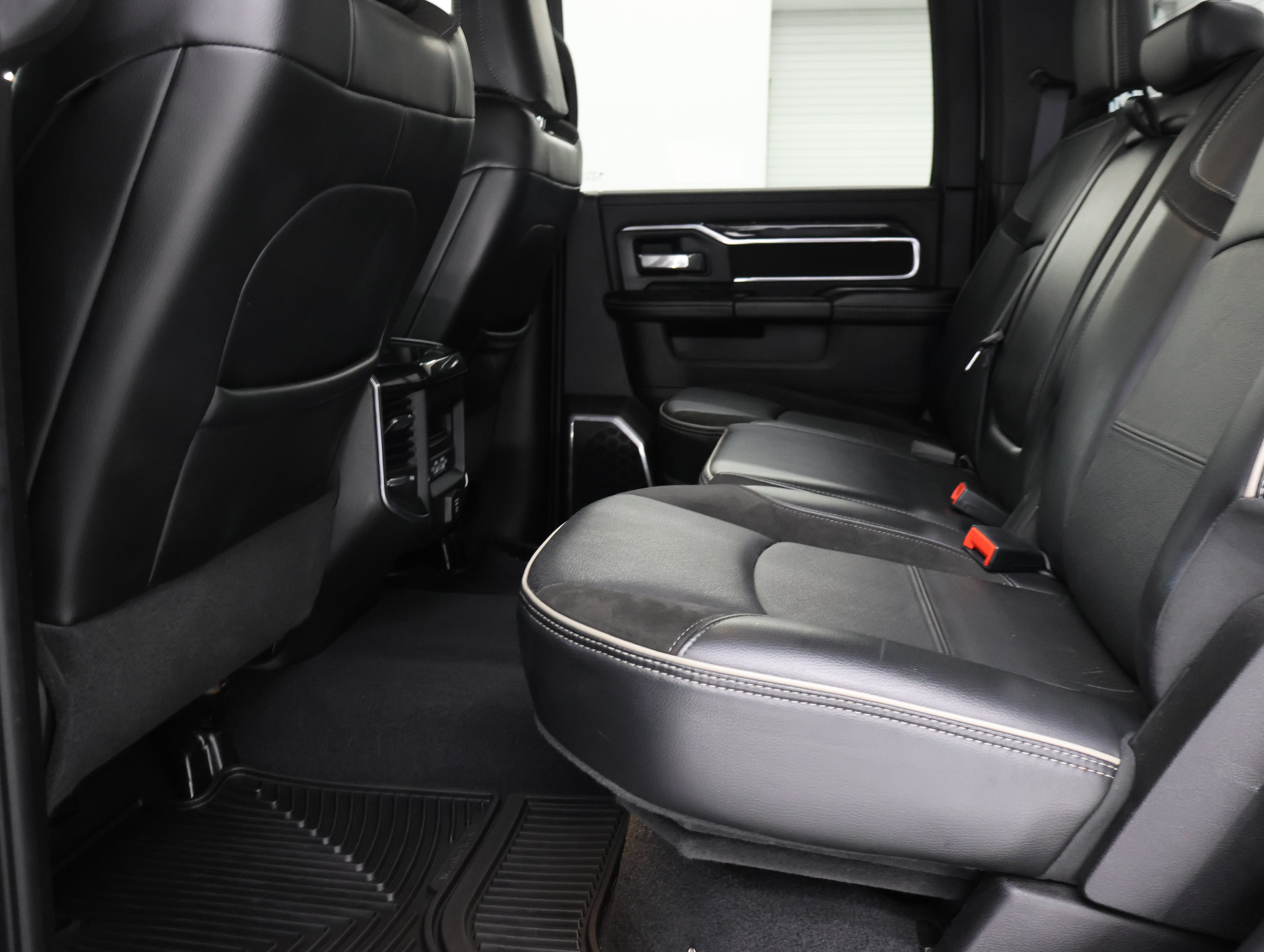 Used 2022 RAM 2500 Laramie AWD/4WD image 36