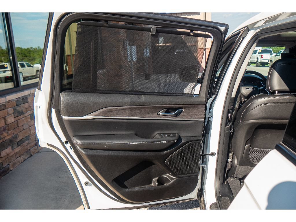 Used 2023 Jeep Grand Cherokee L Limited w/ Luxury Tech Group II AWD/4WD image 18