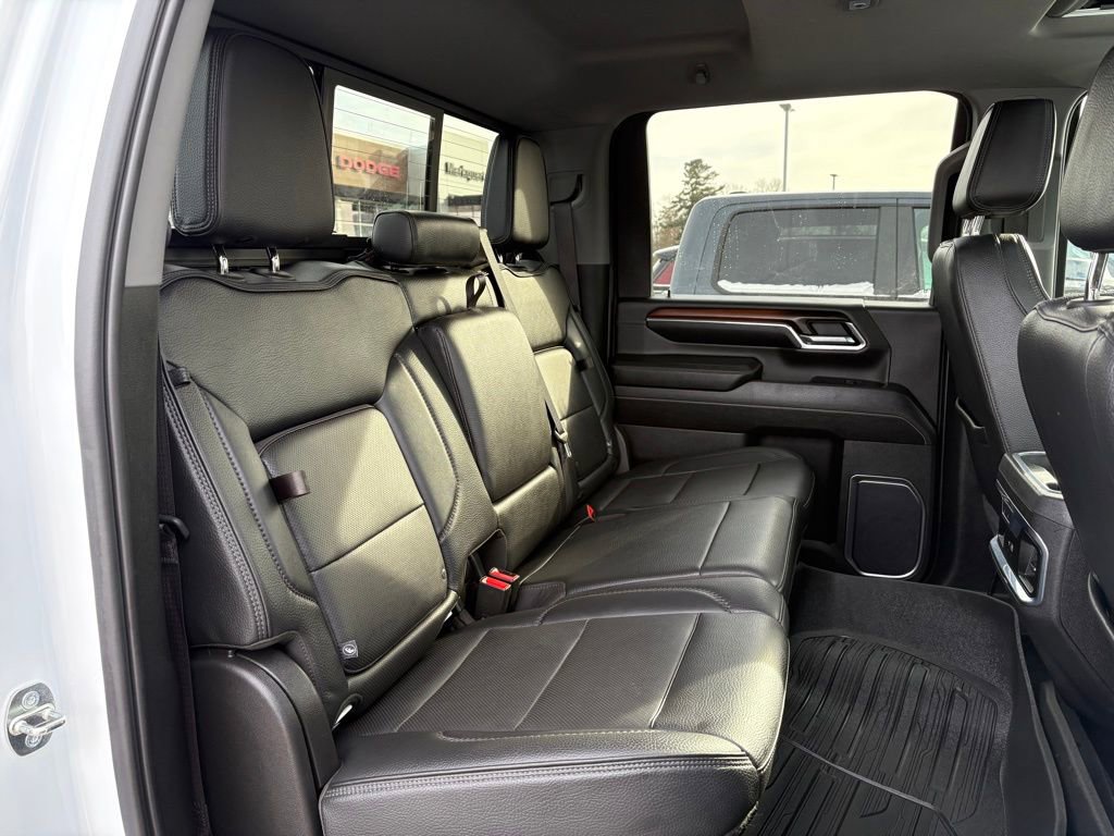 Used 2024 GMC Sierra 3500 Denali w/ Denali Reserve Package AWD/4WD image 16