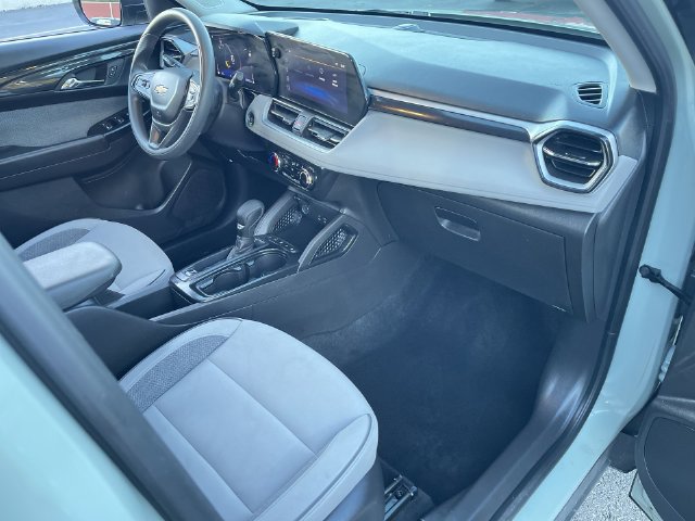 Used 2025 Chevrolet TrailBlazer LS w/ LS Convenience Package FWD image 26