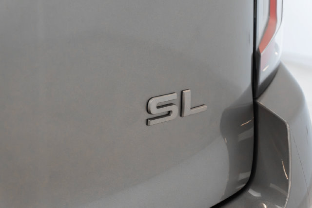 Used 2025 Nissan Armada SL AWD/4WD image 12