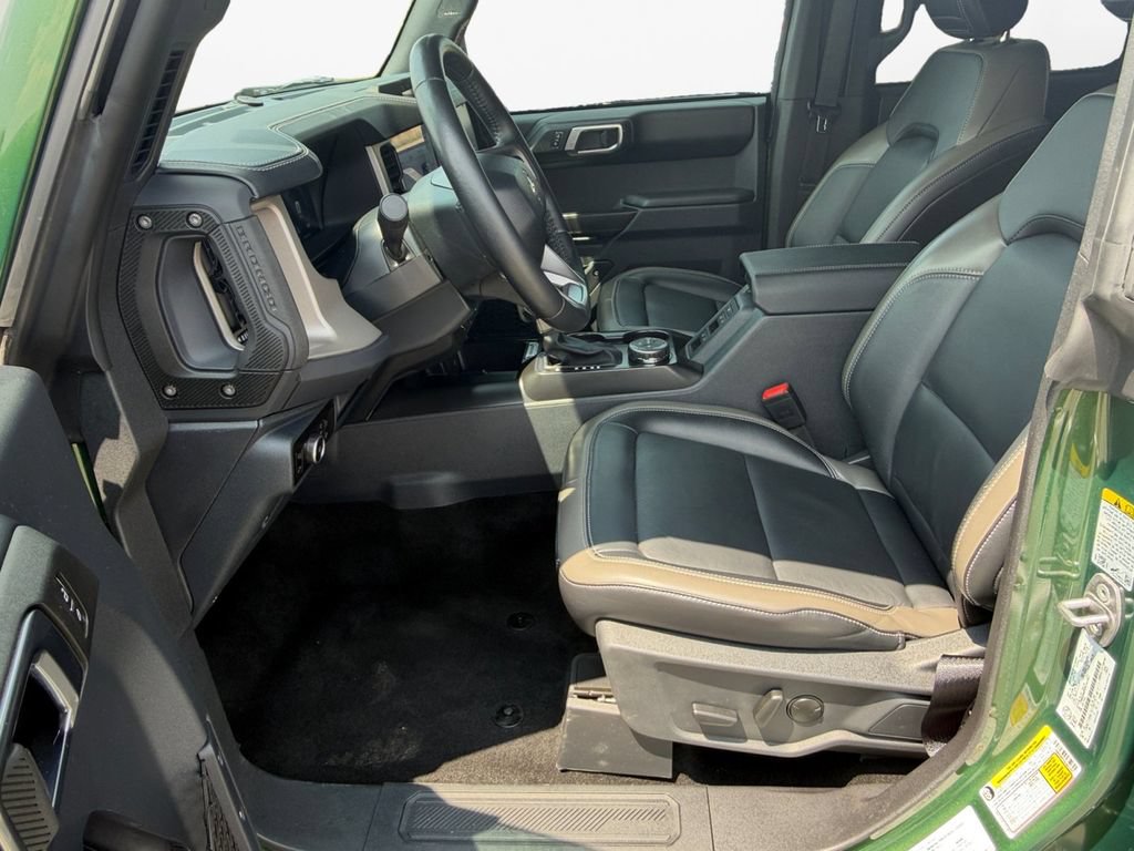 Used 2025 Ford Bronco Outer Banks AWD/4WD image 17